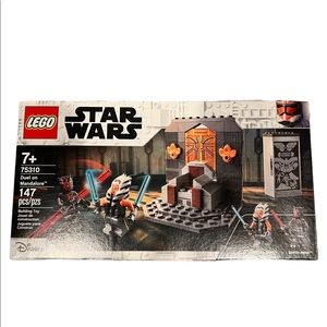 LEGO 75310 Star Wars Duel on
Mandalore Building Toy NWOT